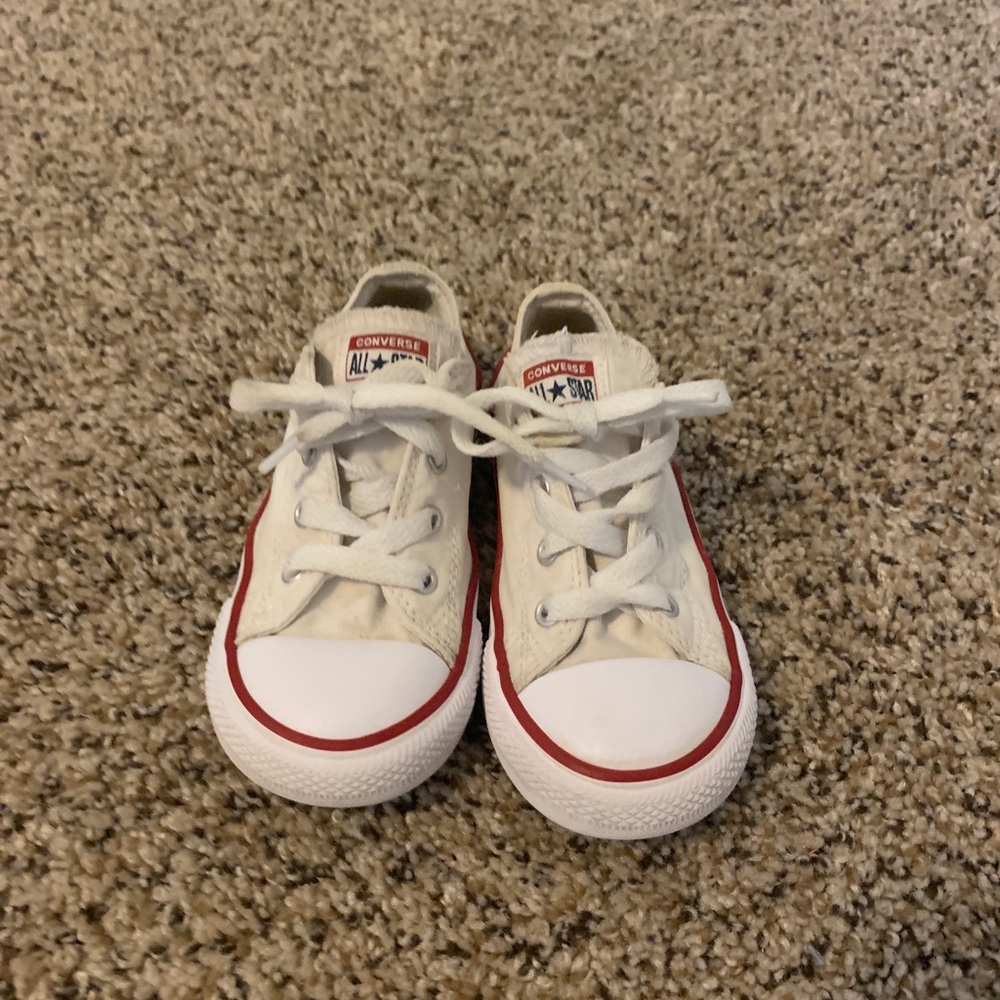 8c white Converse
